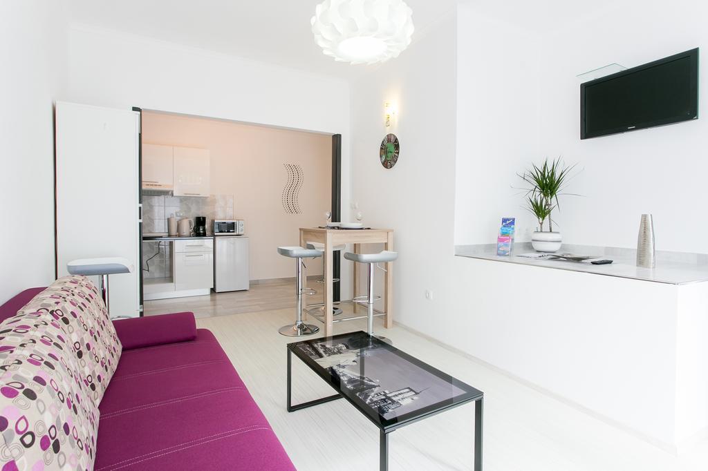 Apartment Apartment Purple Magic *